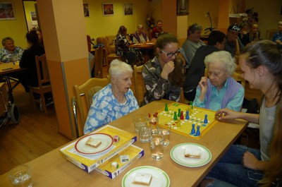 Člověče, nezlob se - souboj generací