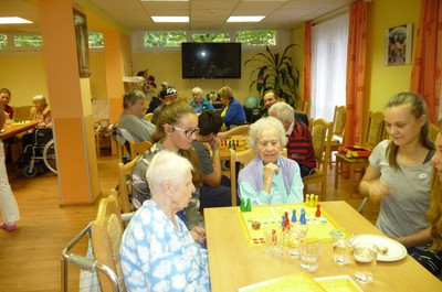 Člověče, nezlob se - souboj generací