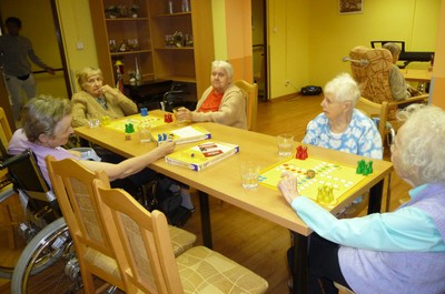 Člověče, nezlob se - souboj generací