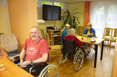 Člověče, nezlob se - souboj generací