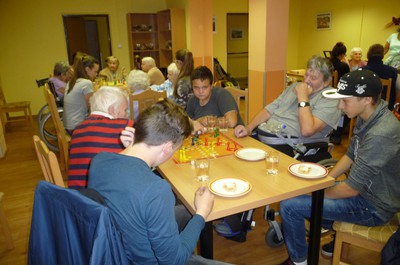 Člověče, nezlob se - souboj generací