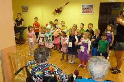 Vystoupení dětí a žáčků pro maminky a nejen pro ně