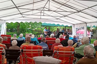 Vystoupení pěveckého seniorského sboru Izerína