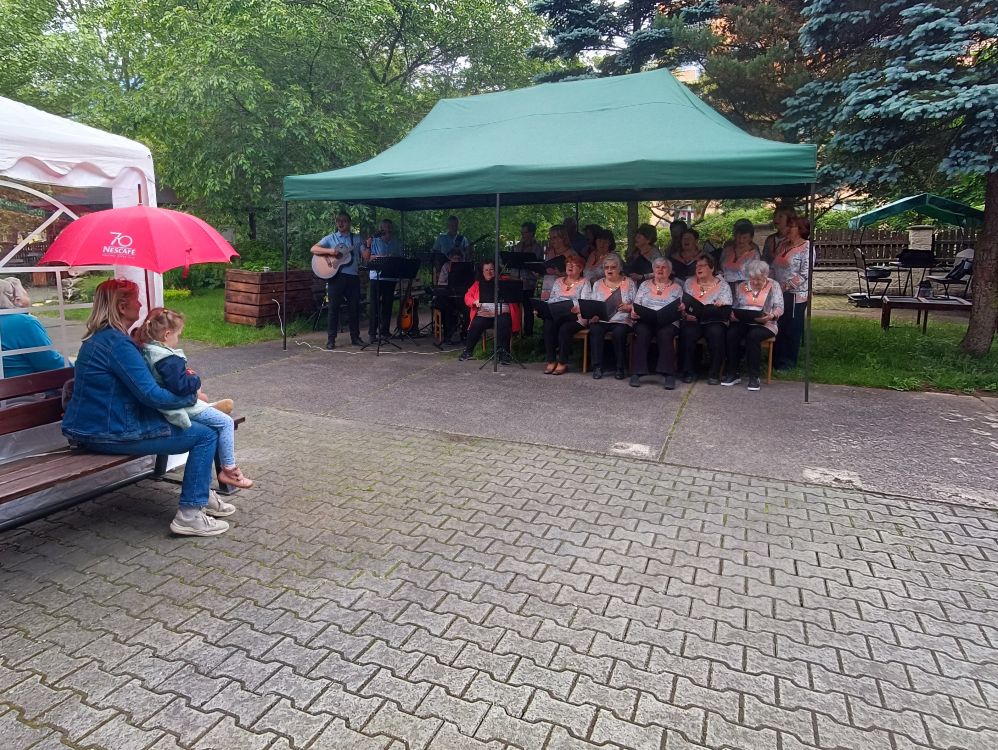 Sociální služby Semily, příspěvková organizace - Vystoupení pěveckého seniorského sboru Izerína