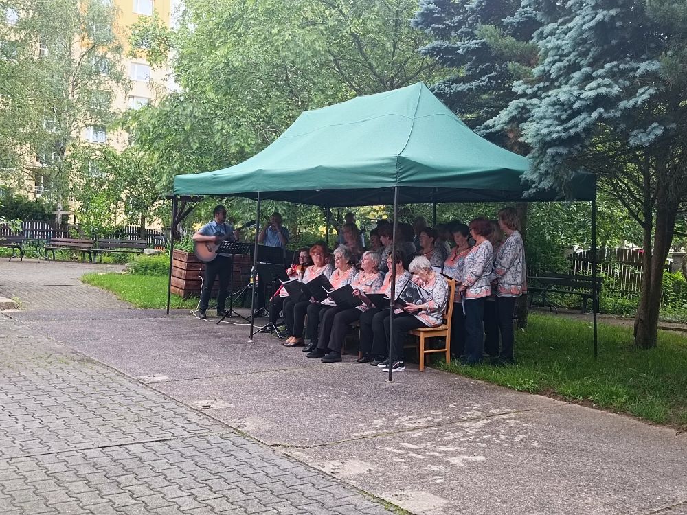 Sociální služby Semily, příspěvková organizace - Vystoupení pěveckého seniorského sboru Izerína